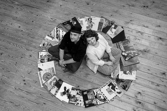 (Bild für) Kunst & Küche - Lady Eve and her one man band »Jukebox Heroes« - inkl. 3-Gang Menü - zum Schließen ins Bild klicken